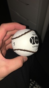 SLIOTAR HURLING BALL NUEVO SLIOTHAR HURL GAELIC DEPORTES - Product Image 2