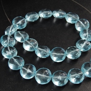 สร้อยข้อมือลูกปัดคริสตัลเหลี่ยมเพชรพลอย8มม. สีฟ้าน้ำทะเลพร้อมกระดุมยางล้อแก้วไฮโดรทำจากหินแบบหลวม - Product Image 1