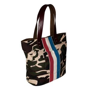 Bolso Tote con Cierre Magnético, Asa de Cuero, Lona Teñida de 12 Oz, Forro de Poliéster y Viscosa, Ribete a Rayas, Estampado de Camuflaje - Product Image 2