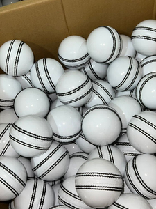 Ballon de cricket blanc et noir pour hommes, femmes et jeunes – Tailles variées, durable, pour entraînement et match – Équipement sportif de qualité supérieure – Vente en gros - Product Image 3