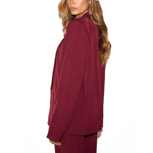 Ensemble tailleur pantalon bordeaux pour femme OEM – Tenue de bureau professionnelle, mode ajustée, vêtements formels pour femme, vente en gros, logo personnalisé - Product Image 3