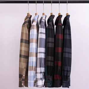 Chemise boutonnée décontractée pour homme en coton mélangé tissé à carreaux à manches courtes et col carré pour le printemps et le quotidien - Product Image 3
