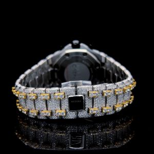 Montre chronographe Moissanite-100% sertie à la main par des artisans indiens hautement qualifiés, montre chronographe Moissanite faite à la main de haute précision - Product Image 5