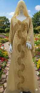 Kaftan en Georgette Or Radiant Orné à la Main avec Voile Assorti – Œuvre d'Art Luxueuse, Sophistication Intemporelle, Longueur Ras du Sol - Product Image 3