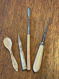 Ensemble de couverts de service haut de gamme avec manche en os, style antique, en métal, comprenant fourchette, cuillère et couteau, pour la décoration de table - Product Image 6