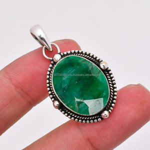 Colgante de Plata de Ley 925 con Esmeralda, Joyería de Plata Hecha a Mano con Piedras Preciosas, Colgante de Esmeralda y Plata para Collares - Product Image 1