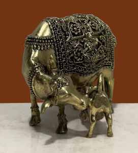 Statue de veau en laiton artisanale, figurine de vache Kamdhenu, finition vintage, décoration d'intérieur, article cadeau - Product Image 2
