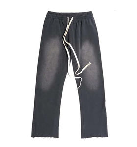 Ensemble de survêtement deux pièces pour homme en polaire technique polyester avec logo personnalisé, comprenant un sweat à capuche zippé et un pantalon de jogging - Product Image 3