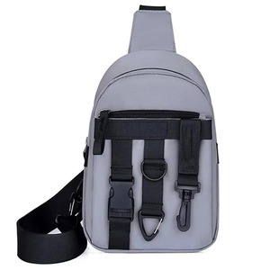 Bolso Bandolera Deportivo Unisex 2026 con Logotipo Personalizado, Impermeable, de Poliéster, Tamaño Pequeño, con Rayas, Portátil, con Cierre, para Llevar al Hombro o Cruzado - Product Image 2
