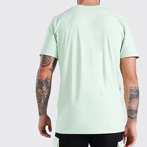 เสื้อยืดแขนสั้นสปอร์ตสีทึบสำหรับผู้ชายและกางเกงขาสั้นชุดคอกลมแห้งเร็วสำหรับฤดูร้อน - Product Image 5