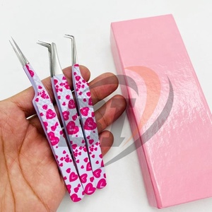 Pince à cils personnalisée avec logo imprimé en forme de cœur, en acier inoxydable japonais, pointe fine pour extension de cils, prise en main professionnelle et ferme - Product Image 2