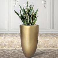 Vase en laiton contemporain, vase en laiton minimaliste, vase en laiton moderne pour la maison, vase en laiton au fini élégant, vase en laiton de style studio