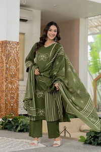 ชุดคุร์ตาพิมพ์ลายสีเขียวมะกอกสำหรับผู้หญิงพร้อมผ้าคลุมไหล่ – ชุดผ้าฝ้ายสไตล์ชาติพันธุ์สำหรับสวมใส่ในชีวิตประจำวัน - Product Image 3