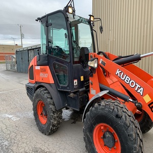 Chargeuse sur pneus Kubota conçue pour des performances intensives avec une structure robuste offrant une efficacité de qualité supérieure - Product Image 5