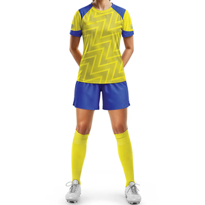 Design élégant d'uniforme de football, tissu léger et respirant, coupe confortable, vêtements de sport haute performance, uniforme de football - Product Image 3
