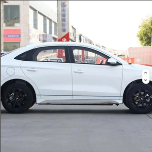 Prix pour une voiture d'occasion Byd E3 berline 2024, boîte manuelle, turbo, direction à gauche, intérieur foncé, sièges en cuir, pneus R21 - Product Image 2