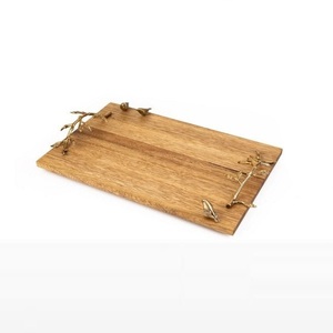 Plateau rectangulaire en bois de manguier de qualité supérieure avec poignées florales dorées, pour la cuisine et la salle à manger, idéal pour servir et ranger. - Product Image 1
