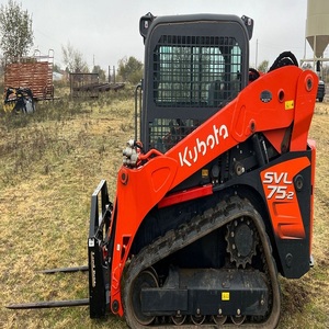 Chargeuse compacte Kubota offrant des performances de qualité supérieure, une forte capacité hydraulique et un fonctionnement fluide pour les chantiers. - Product Image 1