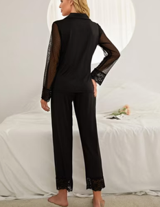 Prettylittlething - Camisón Corto Negro de Punto Elástico con Bolsillos de Satén, Transpirable, de Secado Rápido, con Cuello en V, Logotipo Personalizado, para Mujer - Product Image 3