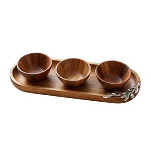 Ensemble de bols à condiments en bois d'acacia faits à la main avec plateau décoratif à accents de branches d'olivier, plateau de service pour noix, sauces et en-cas - Product Image 3