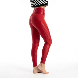 Leggings profesionales para pole dance para mujer, confeccionados con materiales de calidad, construcción flexible y estilo elegante para fitness. - Product Image 5