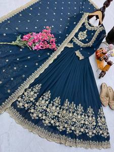 ชุดเดรสปักลาย Anarkali Kurta พร้อมผ้าคลุมไหล่ แห้งเร็ว ไม่ยับง่าย เหมาะสำหรับงานแต่งงาน งาน Diwali งานรับปริญญา และงานปาร์ตี้สำหรับผู้หญิง - Product Image 6