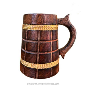 Chope à bière en bois de conception Koi fabriquée à la main écologique fabriquée en Inde pour les occasions de fête - Product Image 1