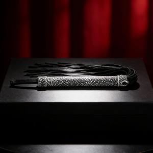 SPALL JP SPORTS Fouet d'équitation artisanal de 15,7 pouces avec poignée en cuir léger à texture de pierre exotique, pour l'équitation, le BDSM et l'entraînement des débutants - Product Image 3