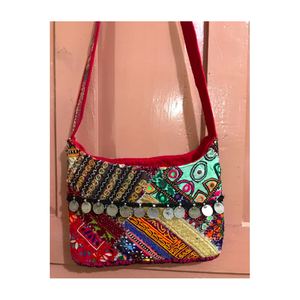 Sac bandoulière bohème en tissu vintage brodé Kutch, style ethnique tribal Banjara, fait main, pour femme, usage mode - Product Image 6