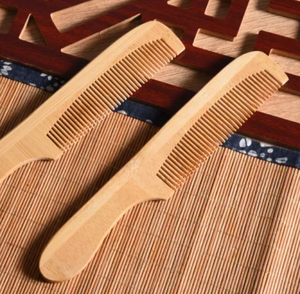Peigne en bois fait main, design traditionnel chinois, non traité, écologique, idéal pour offrir - Product Image 1