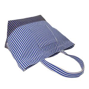 กระเป๋าผ้าแคนวาสธรรมชาติขนาด 12 ออนซ์ พร้อมฐานผ้าปอกระเจา ช่องใส่ของด้านหน้ารูปตัววี ลายพิมพ์เส้นเดียวสีเดียว ออกแบบมาเพื่อการช้อปปิ้ง - Product Image 4