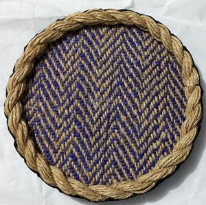Juego de Posavasos de Yute Marrón Tejido Azul, Ecológico, Hecho a Mano, Diseño Moderno, Borde de Cuerda, 100 mm de Diámetro, Fibra Natural, para Cualquier Ocasión - Product Image 1