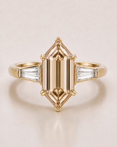 แหวนเพชรทรง Asscher น้ำหนัก 2.57 กะรัต สีน้ำตาลอ่อน คุณภาพ VS1 ชุบทองคำแท้ 18K โรสโกลด์ ดีไซน์หรูหราสำหรับทั้งชายและหญิง เหมาะเป็นของขวัญวันครบรอบ - Product Image 3