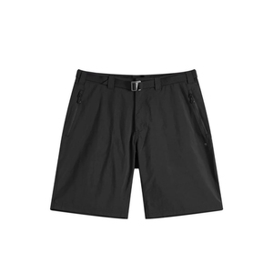 Shorts Bermuda noirs pour hommes, taille mi-haute, fermeture éclair, séchage rapide, style décontracté avec poches latérales zippées, tissu polyester tissé - Product Image 1