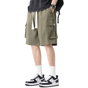 Pantalones Cortos Cargo para Hombre, 100% Poliéster, Cintura Elástica Media, Ecológicos, Transpirables, Estilo Bermuda Casual con Bolsillos - Product Image 1