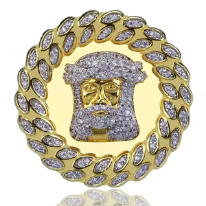 Anillo de Lujo con Medallón de Diamantes con Rostro de Jesús - Product Image 2