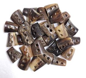 Bouton en corne de buffle polie de haute qualité, design unique pour vêtements et manteaux, artisanat naturel unique en corne de buffle d'eau. - Product Image 6