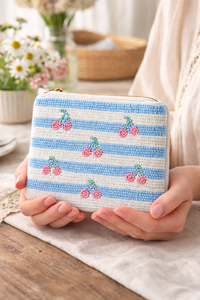 Monederos de alta calidad con bordado de cuentas y forro de tela suave en el interior. Hechos a mano en India. Monedero para mujeres y niñas. - Product Image 4
