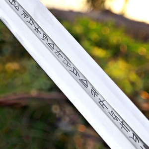 Couteau artisanal en acier inoxydable à lame droite, pointe de lance, poignée en cuir noir avec accents dorés, 32 pouces, OEM - Product Image 3