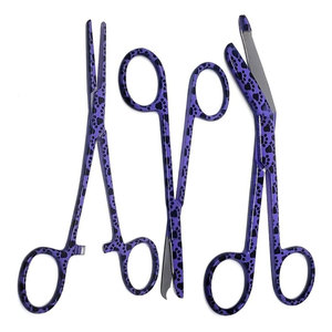 กรรไกรสแตนเลสลายหลากสี ชุด 3 ชิ้น สำหรับสัตวแพทย์ ใช้ตัดเย็บ ถอดไหมเย็บ และหนีบห้ามเลือด ได้รับการรับรองมาตรฐาน MOL ยี่ห้อ Paws - Product Image 2