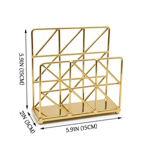 Servilletero Geométrico Triangular Dorado, Acabado Metálico de Alto Brillo y Contorno de Rejilla Diagonal - Product Image 2
