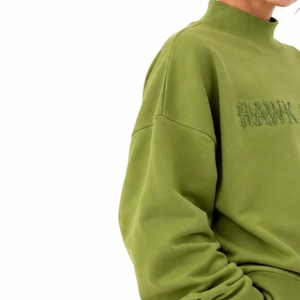 Sweat-shirt à col roulé pour femme personnalisé, en coton molletonné de qualité supérieure, coupe ample, coton doux et chaud, vêtement décontracté pour tous les jours - Product Image 6