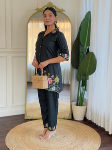Ensemble Salwar Kameez en viscose brodé de fleurs pour femmes, coupe ample, tenue ethnique décontractée, longueur cheville, style traditionnel, pour les fêtes - Product Image 5