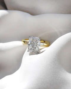 Bague de fiançailles/mariage vintage en diamant taille coussin IGI/GIA, or jaune 14 carats, unisexe, cadeau élégant pour les fêtes - Product Image 1