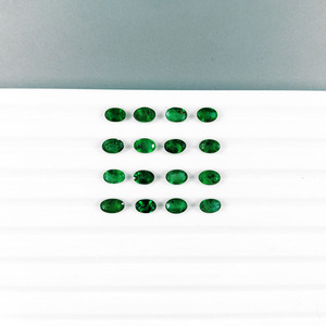 Émeraudes zambiennes naturelles, ovales calibrées 4x6mm, pierres précieuses facettées naturelles, prêtes à l'emploi pour la création de bijoux. - Product Image 1