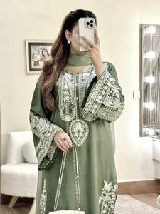 Ensemble Kurta vert brodé pour femme avec dentelle blanche, coupe ample, longueur cheville, tenue traditionnelle indienne pakistanaise toutes saisons - Product Image 3