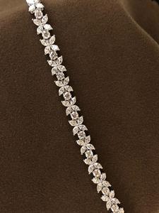 Bracelet et joncs de mariage de luxe en or blanc 18 carats avec diamant rond brillant cultivé en laboratoire, certifié IGI - Product Image 4