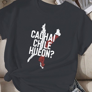 T-shirt confortable pour femme avec carte du Chili et texte en gras - Product Image 2