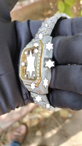 Nuevo Diseño Reloj Mecánico de Lujo de Acero Inoxidable Hecho a Mano con Diamantes Moissanita Unisex Estilo Iced Hip Hop Regalo Vendedor Indio - Product Image 3
