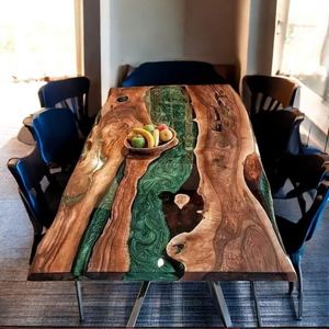 Table à manger rectangulaire moderne en noyer massif avec bord naturel et résine époxy bleue, pieds en métal noir, mobilier de salle à manger sur mesure, entrée d'entrepôt - Product Image 5